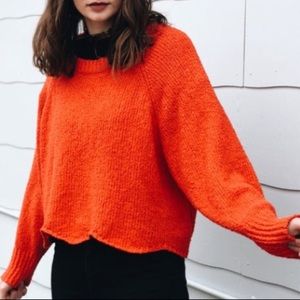 ❣️Zara Wavy Hem Cropped Sweater
